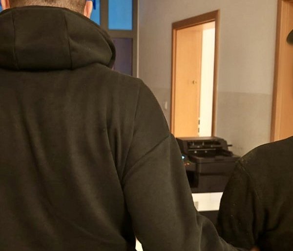 Glincz. Kierowca BMW stracił prawo jazdy. Miał je zaledwie... tydzień-73823