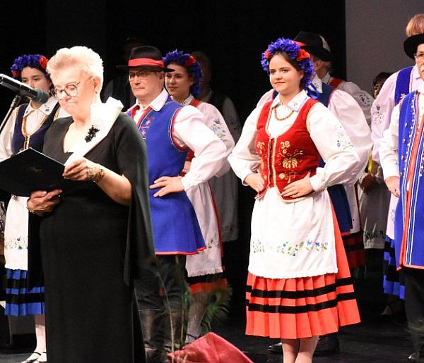 Zespół Pieśni i Tańca Sierakowice świętuje 45-lecie działalności-73979
