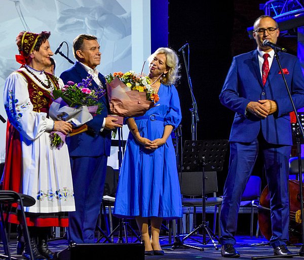 Maria Leszczyńska i Jerzy Soliwoda nagrodzeni za działalność dla kultury-74021