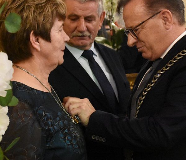 Przodkowo. Medale i życzenia dla par, które przeżyły z sobą wiele lat-74156