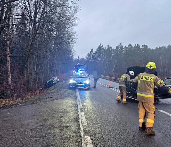 Szymbark. Zderzenie aut na drodze krajowej nr 20. Sprawca dostał mandat-74234