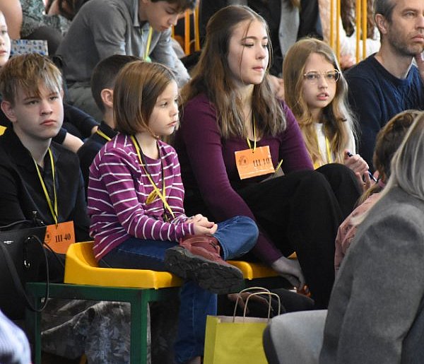 Sprawdzają swoją znajomość języka. Dyktando Kaszubskie w Stężycy-74255