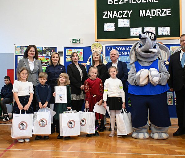 Żukowo. Mali artyści z wielką misją - powiatowy konkurs rozstrzygnięty-74370