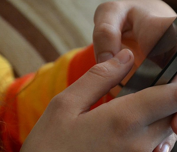 Czy prawa dziecka w internecie są respektowane?-74369