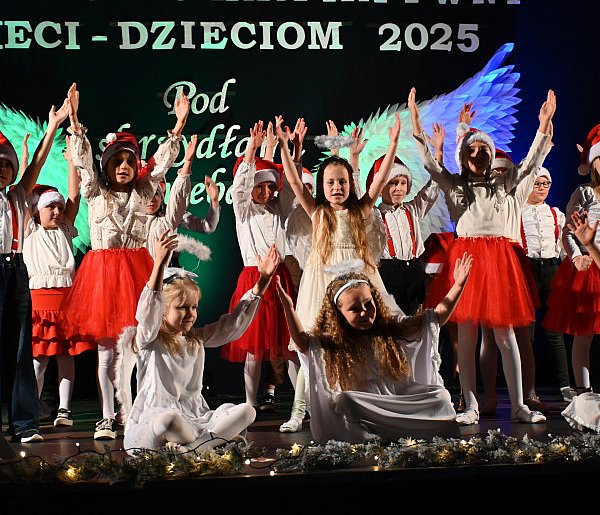 Kartuzy. Koncert, który niesie dobro. SP nr 2 po raz kolejny pomaga-74766