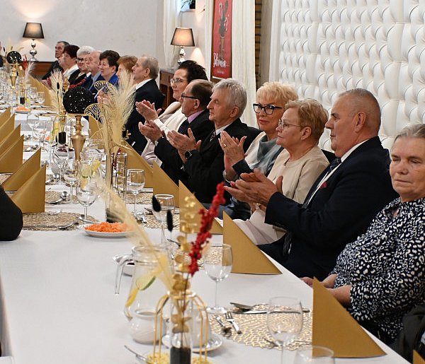 Kartuzy. Uhonorowano pary z ponad 50-letnim stażem małżeńskim-75039