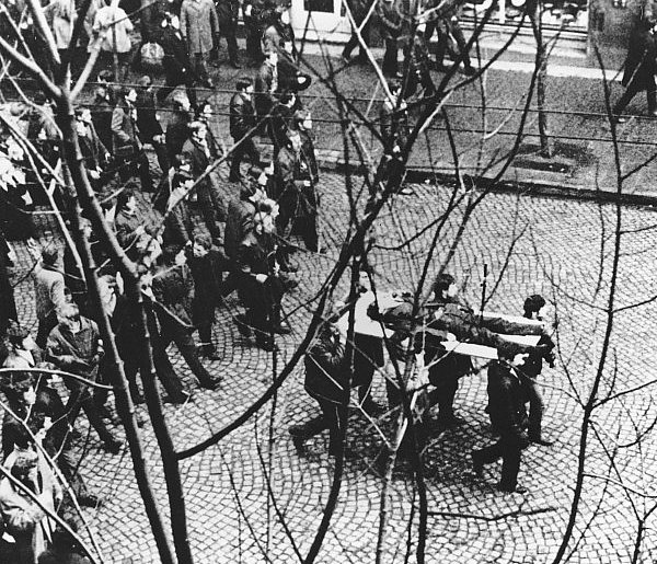 55 lat temu rozpoczął się strajk w gdańskiej stoczni-75180