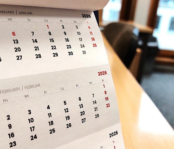 Dni wolne w 2026 roku. Kiedy opłaca się planować urlop?-75606