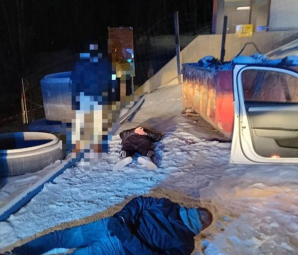 Policyjna zasadzka na włamywaczy grasujących w Chwaszczynie-76045