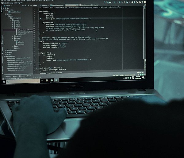 Rada Polskich Mediów: weto prezydenta utrudni walkę z dezinformacją-76150