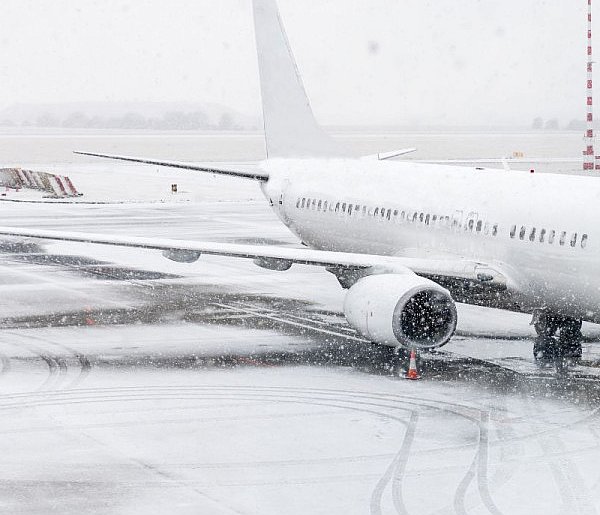 Z powodu pogody część połączeń na lotnisku w Gdańsku opóźniona-76159