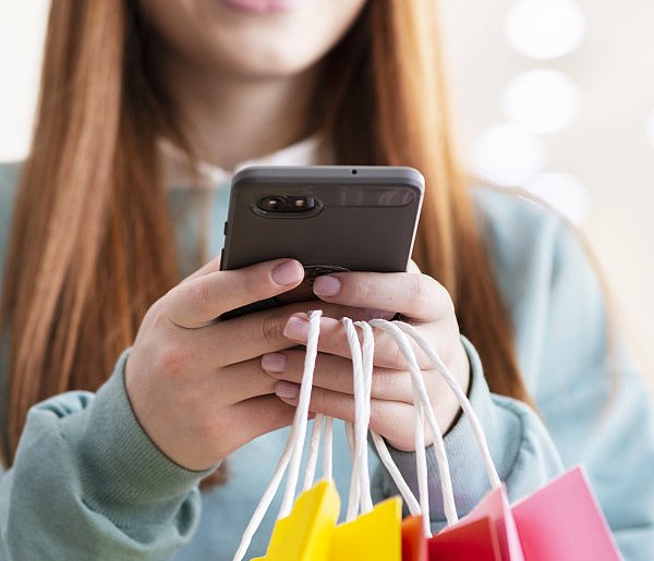 Zalando i Temu podpadły urzędowi. Klienci byli wprowadzani w błąd-76318