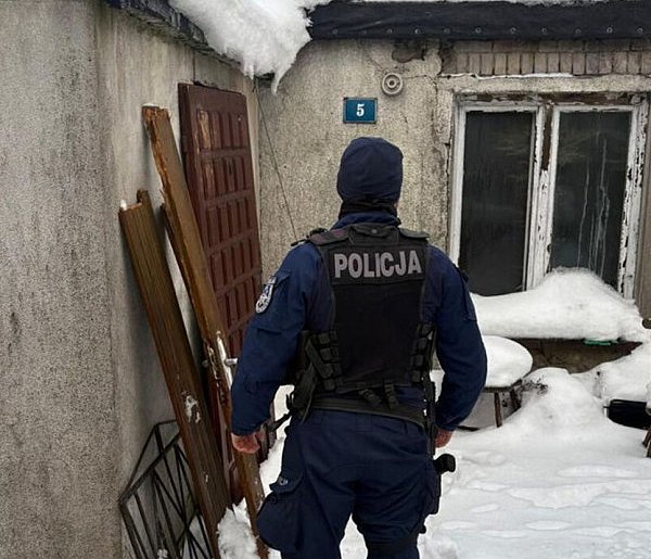 Wracają silne mrozy. Zwracajmy uwagę na osoby bezdomne!-76351