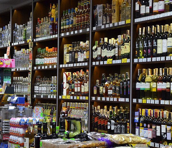 To codzienność wielu Polaków. Nowe dane o alkoholu niepokoją-76368