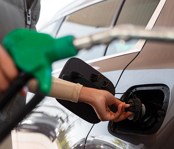 Zaskoczenie na stacjach paliw. Kierowcy się nie spodziewali-76495