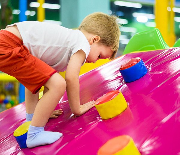 Zostawiasz dziecko w sali zabaw? Urząd wykrył poważne uchybienia-76509