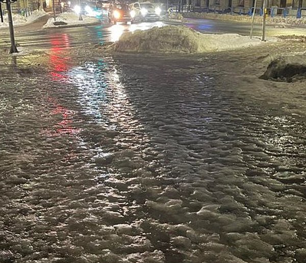 W weekend czekają nas marznące opady deszczu i mżawki