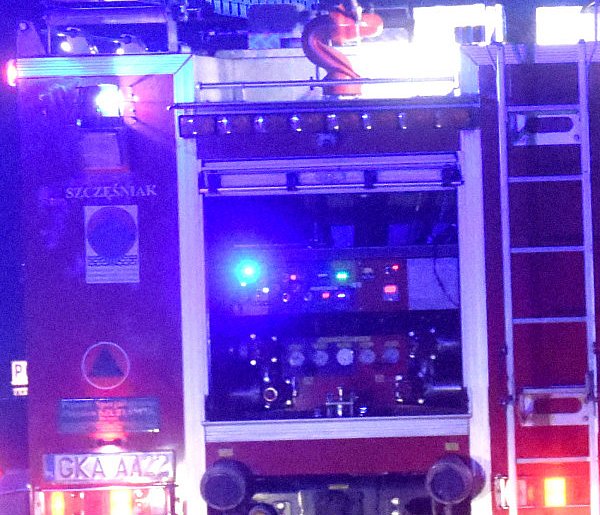 Dzierżążno. Nocny pożar na terenie opuszczonego ośrodka wypoczynkowego