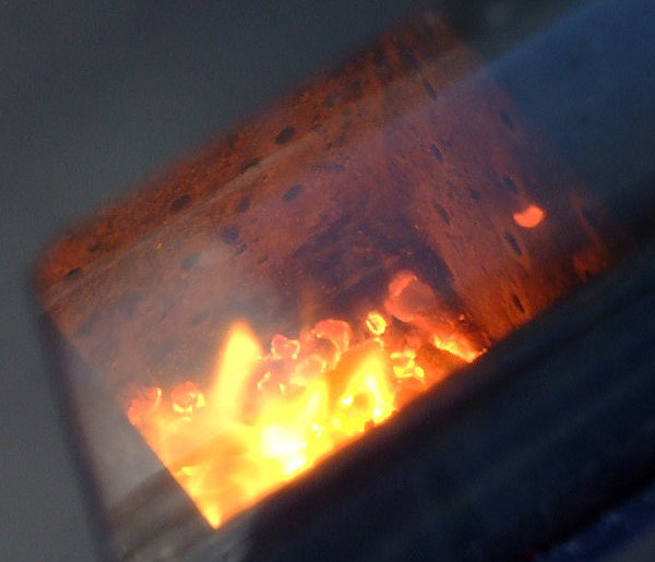 Ten opał stał się luksusowym towarem. Ceny rosną jak szalone