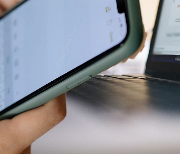 Myślała, że dzwoni pracownik banku i wykonała polecenie. To był błąd