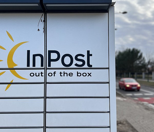 InPost zmienia właściciela. Klienci pytają, co teraz z paczkami