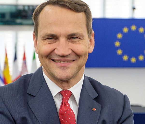 Sikorski o Czarnku: będzie dobrym kandydatem na premiera, ale w Afganistanie