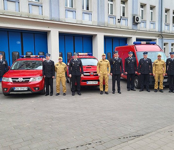 KM PSP z Gdyni przekazała samochody jednostkom OSP z pow. kartuskiego