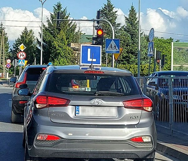 Błędy w pytaniach egzaminacyjnych na prawo jazdy