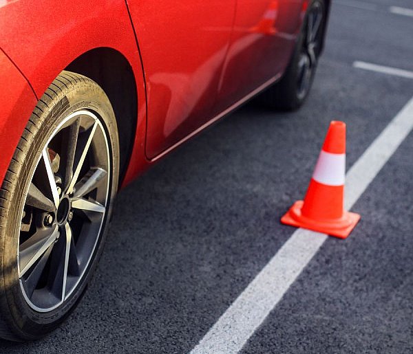 Błędy w pytaniach egzaminacyjnych na prawo jazdy