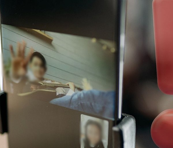 Ostrożnie z publikowaniem wizerunku dzieci w internecie. MEN ostrzega