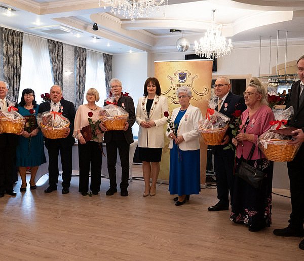 Złote Gody w gminie Żukowo. Medale dla ponad 70 par z imponującym stażem