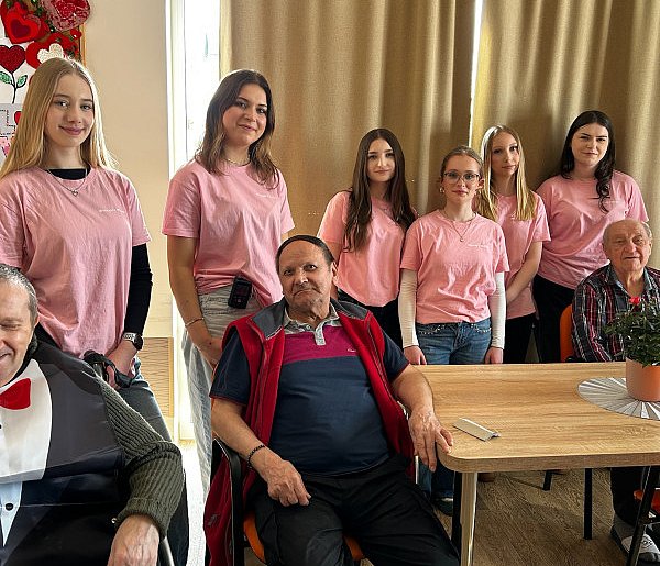 Kartuzy. Starość bez tabu. Licealistki podjęły temat, którego wielu unika