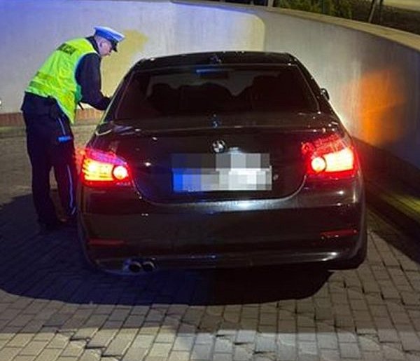 Kartuzy. Kierowca BMW wpadł na driftowaniu. Teraz sobie nie pojeździ