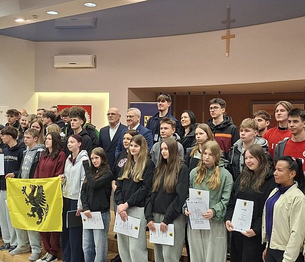 Młode talenty ruszyły w rejs Pogorią. Są też uczniowie z pow. kartuskiego