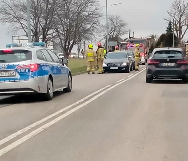 Dzierżążno. Kolizja na drodze wojewódzkiej nr 211