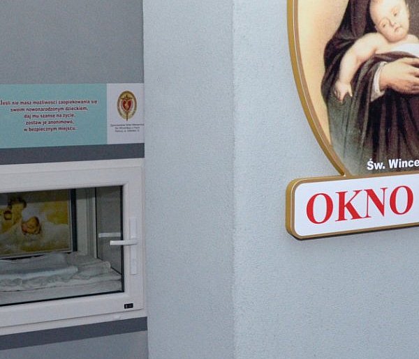 Kilkudniowy chłopiec znaleziony w Oknie Życia w Kartuzach