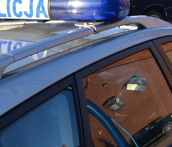 Ręboszewo. Pościg za kierowcą i pasażerem Audi. Porzucili auto w lesie