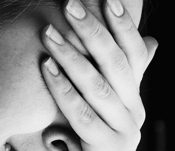 Zgłaszanie przemocy to nie donos! Procedura Niebieskiej Karty ro realna pomoc