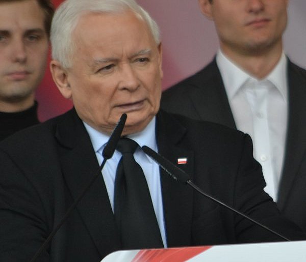 Kaczyński uwierzył w internetową bzdurę i ją rozpowszechnia. Będzie kara?
