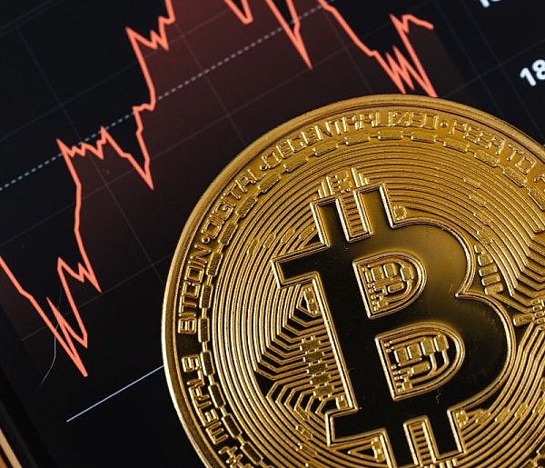 Nie udało się odrzucić prezydenckiego weta ws. kryptowalut. PiS i Konfederacja ram