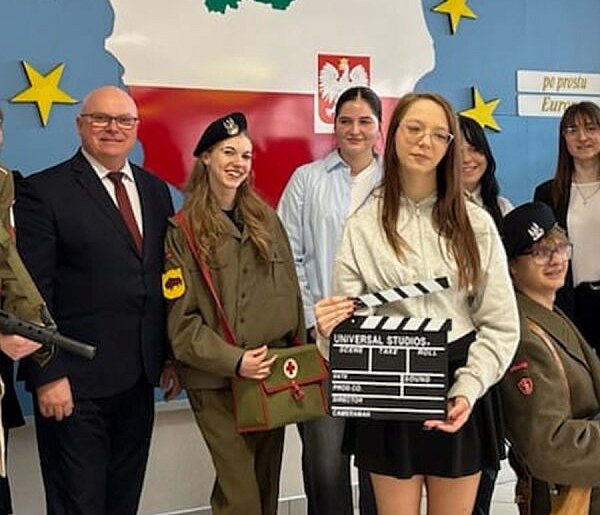 Zwycięstwo uczniów PZS w Sierakowicach w Ogólnopolskim Konkursie Filmowym