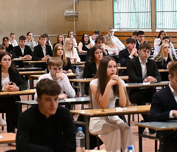 Maturalny maraton wystartował! Tak było w Sierakowicach i "na Wzgórzu"