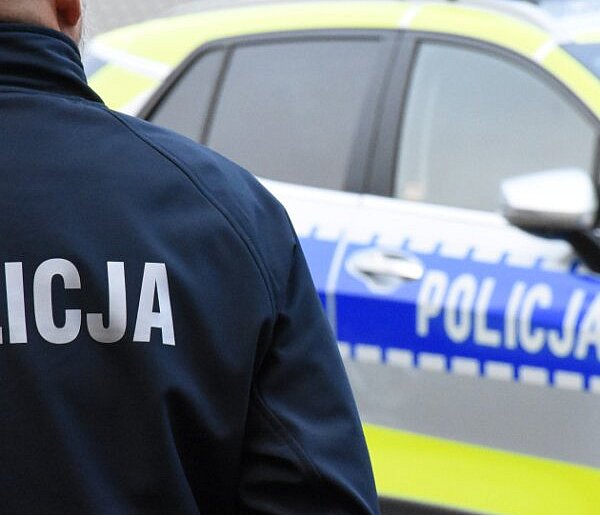 Stężyca. Pił alkohol w aucie, chwilę potem odjechał. Świadkowie nie czekali