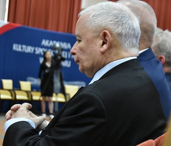 Prezes PiS znów prosi o pieniądze dla swojej partii