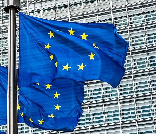 Większość z nas nie wyobraża sobie Polski poza UE