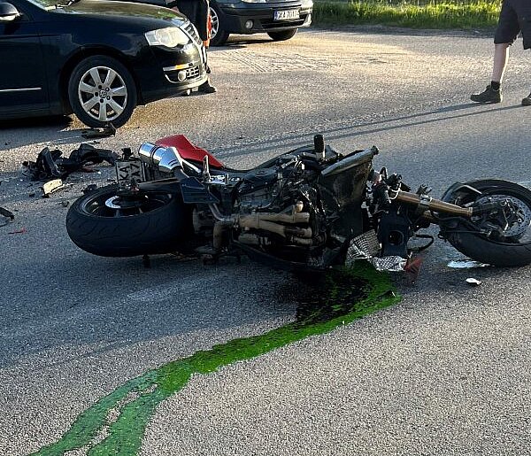 Maks. Poważny wypadek z udziałem motocyklisty