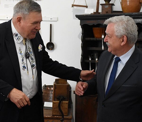 Parlamentarzyści przyjechali na Kaszuby. Odwiedzili muzeum w Kartuzach