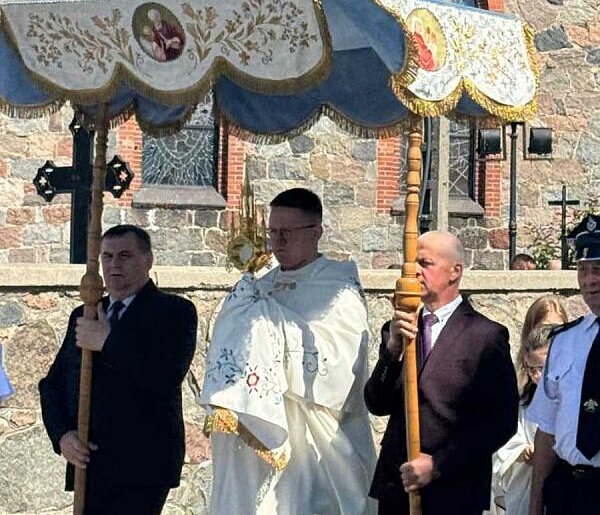 Tradycyjna procesja Bożego Ciała w Gowidlinie