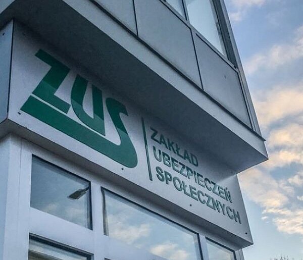 Pracownicy ZUS wychodzą zza biurek. W całym kraju będą utrudnienia