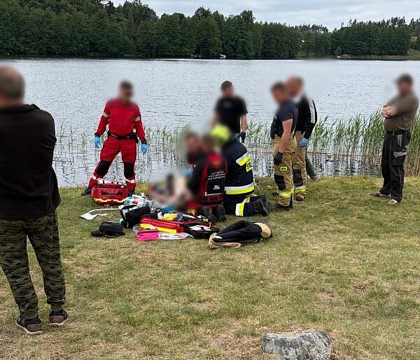 Żakowo. Akcja ratownicza nad jeziorem. Nie żyje mężczyzna